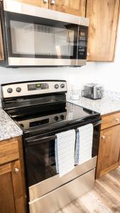 Ảnh trong thư viện ảnh của Idaho Falls Cozy Townhome Getaway Suites #1 ở Idaho Falls +32 ảnh