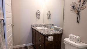 Ванная комната в Idaho Falls Cozy Townhome Getaway Suites #1