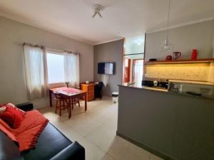 Кухня или мини-кухня в Família Costa-Apê no centro
