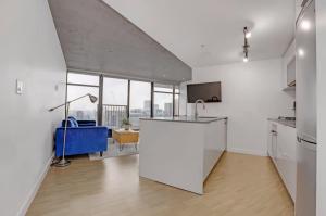 Η κουζίνα ή μικρή κουζίνα στο Tranquil Urban Escape, Cozy Feels in the City