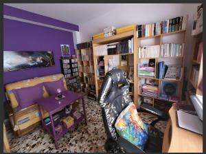 Knihovna v apartmánu