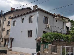 Το κτήριο όπου στεγάζεται  ο ξενώνας