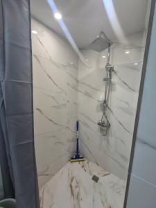 Ένα μπάνιο στο Guest House MARAVILA