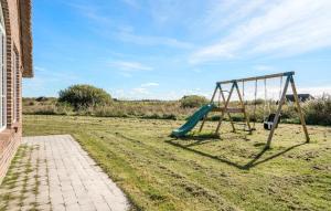 Pet Friendly Home In Ulfborg With Saunaにあるキッズエリア +22枚の写真