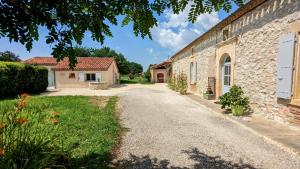 Το κτήριο όπου στεγάζεται  the country house