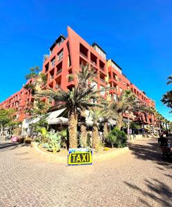 Το κτήριο όπου στεγάζεται  το διαμέρισμα