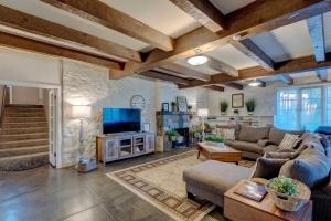 O zonă de relaxare la Historic Stone House-Reno-UNR-Family