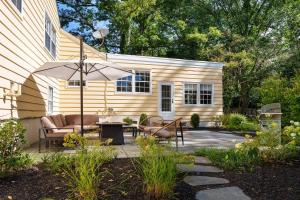 Zahrada ubytování Exclusive Lux Home Near Town • Game Rm • Gym • 4BR