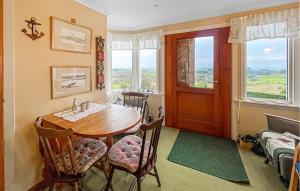 Χώρος καθιστικού στο Amazing Home In Vanse With House Sea View