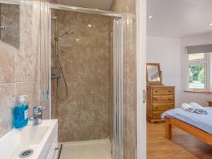 Ένα μπάνιο στο Red Squirrel Lodge - Ukc677 +15 φωτογραφίες