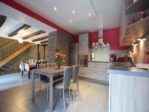 Kuchyň nebo kuchyňský kout v ubytování Pretty cottage with billart and 2 bathrooms + 28 fotografií