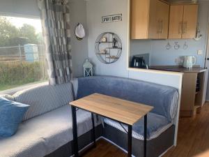 Dapur atau dapur kecil di The Captain's Quarters, at Crimdon Dene Holiday Park