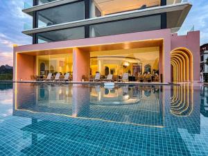 Swimmingpoolen hos eller tæt på 桂林阳朔良宿 LS Hotel Liangsu Yangshuo