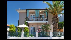 Το κτήριο όπου στεγάζεται  το ξενοδοχείο διαμερισμάτων