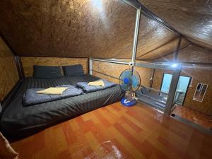 Cama o camas de una habitación en COOL CAMPING-Khun Khao1