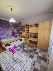 Η κουζίνα ή μικρή κουζίνα στο Къща за гости Elion House