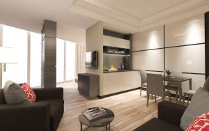 Зона вітальні в Twister Apartments