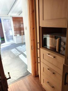 Köök või kööginurk majutusasutuses Relaxing retreat close by the lakeside