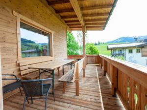 Μπαλκόνι ή βεράντα στο Holiday Home Brixen Valley Ski Bus Access