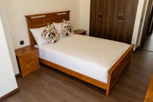 Katil atau katil-katil dalam bilik di Villa 4-Bedroom with Private Pool & Rooftop Sea View in Tamaris