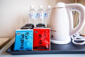 Příslušenství pro přípravu čaje a kávy v ubytování Zill Homestay