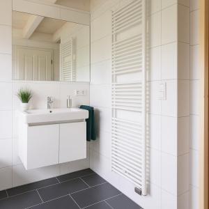 Fotografie z fotogalerie ubytování Dock 61 - tolles Ferienhaus für bis zu 4 Personen mit Kaminofen und Sauna - Haustiere herzlich willkommen, direkt am Wasser gelegen v destinaci Nordhorn