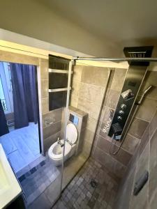 Ένα μπάνιο στο Beautiful apartament Nice center