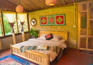 a bedroom with a bed in a room at Dó homestay in Sa Pa