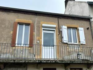 Το κτήριο όπου στεγάζεται  το διαμέρισμα