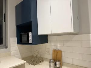 Η κουζίνα ή μικρή κουζίνα στο 10 Bond Square +5 φωτογραφίες