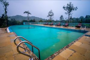 Bazén v ubytování Wild Planet Jungle Resort nebo v jeho okolí