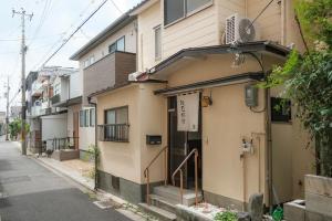 Budova, kde se prázdninový dům nachází