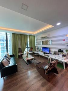 Χώρος καθιστικού στο VIVACITY JAZZ 4 SUITES , 2-8PAx 2CARD LEVEL 12