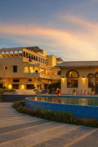 Bazén v ubytování The Vaag Udaipur - A Luxury Pool Villa in Udaipur nebo v jeho okolí