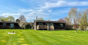 Taman di luar Leverets - Squirrel Lane Lodges Ludlow