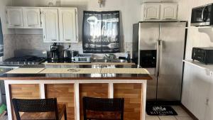 Fotografie z fotogalerie ubytování Cozy 2 bedroom apartment v destinaci Saint Johnʼs