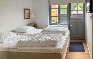 Katil atau katil-katil dalam bilik di Lovely Home In Haderslev With Wifi