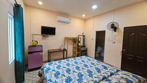 TV a/nebo společenská místnost v ubytování วรรณรีสอร์ทwanresort