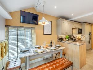 Nhà bếp/bếp nhỏ tại Family Retreat