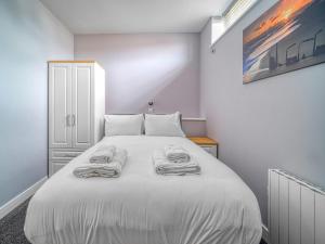 Postel nebo postele na pokoji v ubytování Apartment 2 The Pier - Uk31821