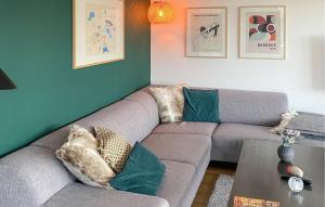 Posezení v ubytování Awesome Home In Svaneke With Kitchen