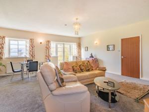 Istumisnurk majutusasutuses Feather Holme Farm Cottage +12 fotot