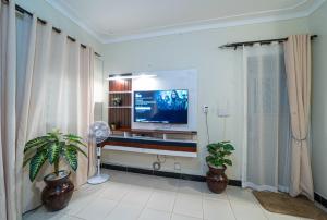 Fotografie z fotogalerie ubytování DREAMS 1BR APARTMENT 55 HD LED TV with NETFLIX v destinaci Kampala + 22 fotografií
