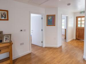 Φωτογραφία από το άλμπουμ του Red Squirrel Lodge - Ukc677 σε Wootton Bridge