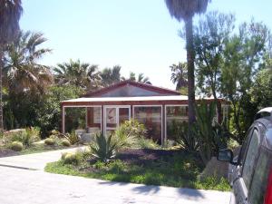 A patio or other outdoor area at Di Fronte la spiaggia