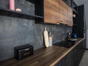 Kuchyň nebo kuchyňský kout v ubytování Mountain Stay with Hot Tub