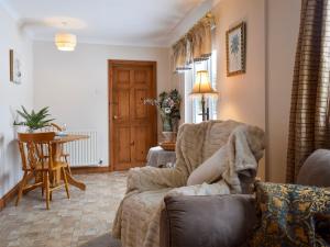 Ruang duduk di Parsnip Place - Uk32606