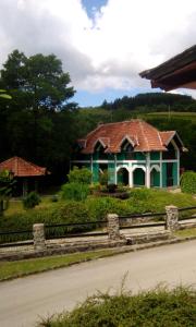 Budova, kde se vila nachází