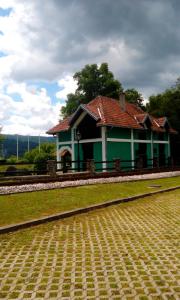 Bangunan di mana terletaknya vila ini