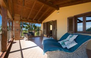 Posezení v ubytování Two-Bedroom Holiday Home In Smaria Di Ricadi -Vv-